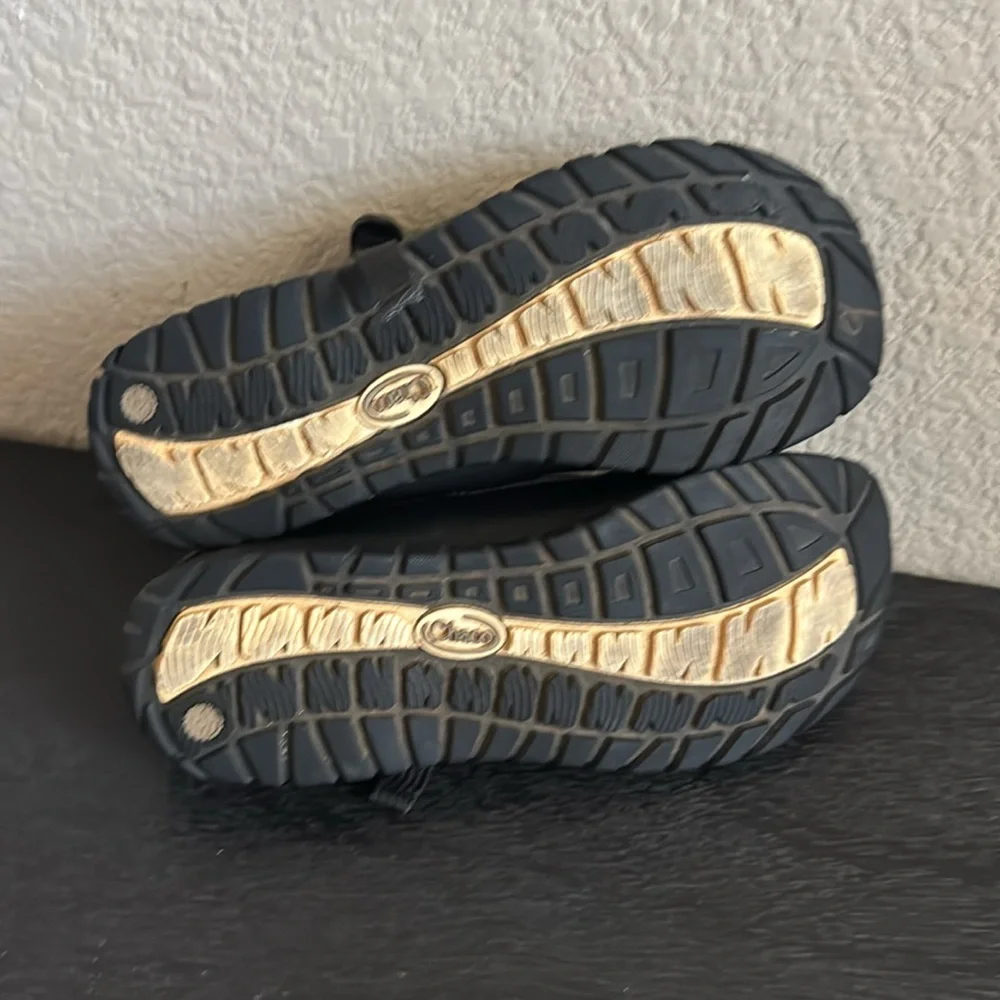 Chaco Odyssey‎ Black Kids/Youth Sneaker Sandals Size 6